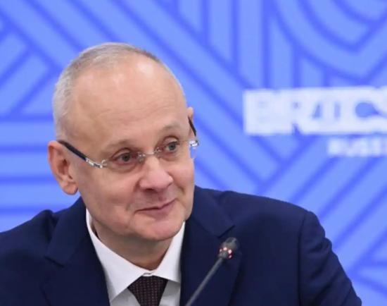 俄总统顾问:美国正试图退出乌克兰问题谈判-华闻时空