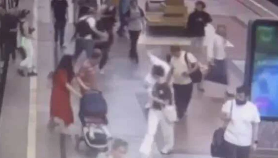 图片[1]-莫斯科地铁发生持枪伤人案件-华闻时空