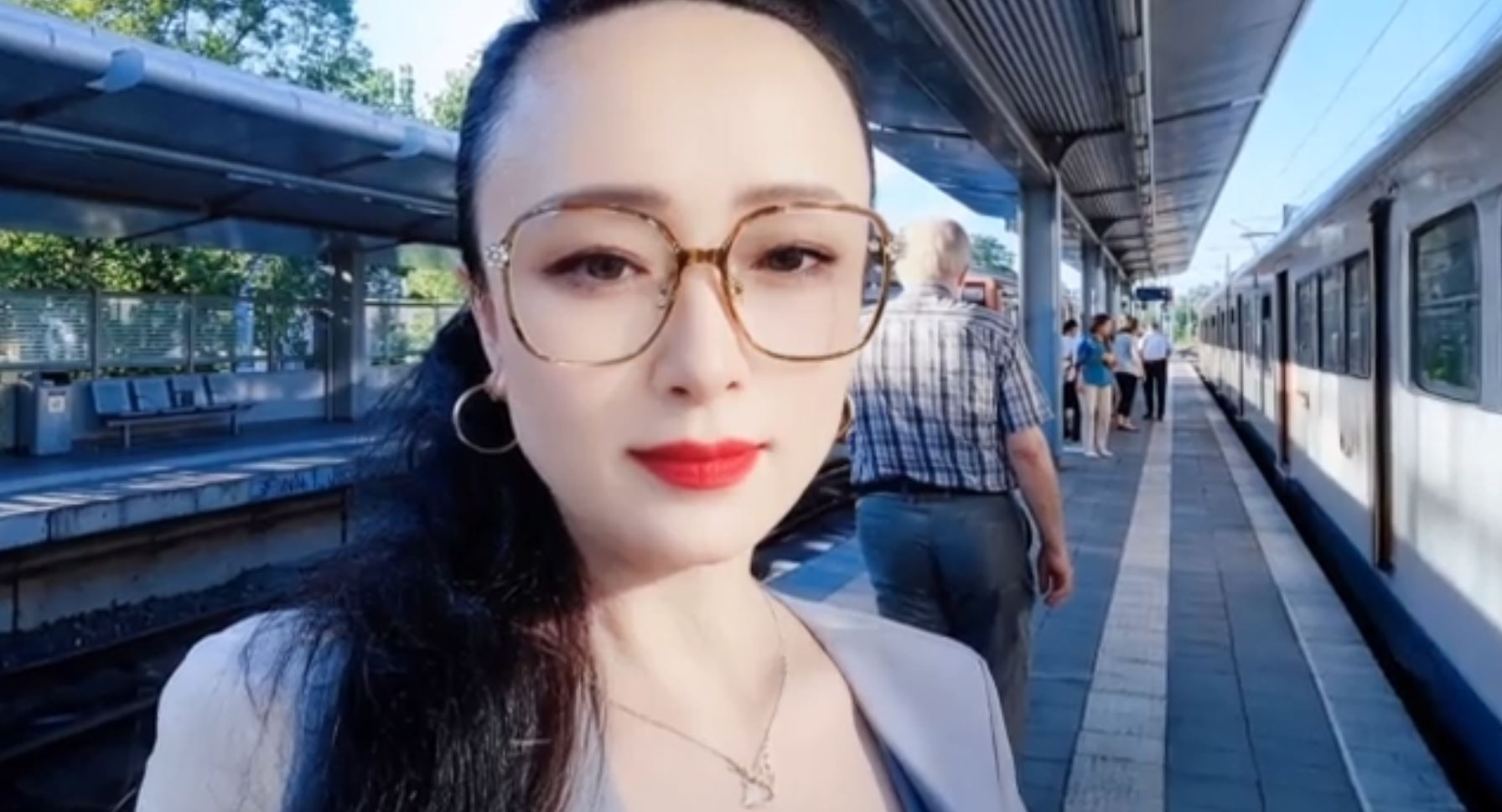从黄金签证到巨额债务:雅典华人女子失踪45天,希腊丈夫发声,警方突搜住所-华闻时空