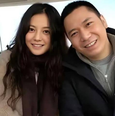 惊天大瓜! 赵薇前夫澳洲豪赌! 6天输掉近3个亿…背后扯出娱乐圈顶级隐私往事…-华闻时空