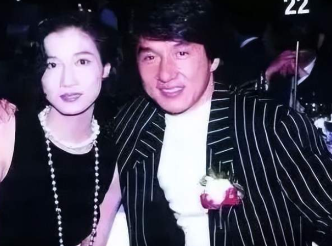 吴绮莉首次公开成龙拒认小龙女原因! 信息量太大…-华闻时空