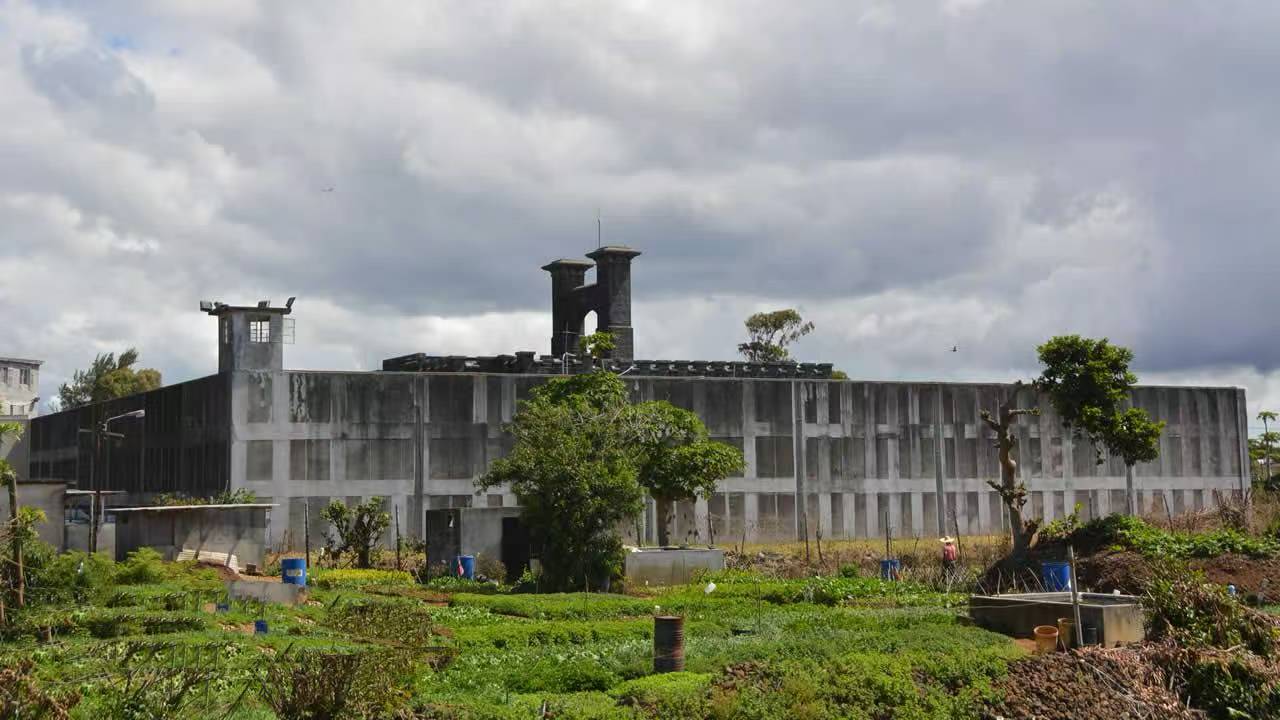 梅尔罗斯监狱一囚犯被发现吊死在牢房内-华闻时空