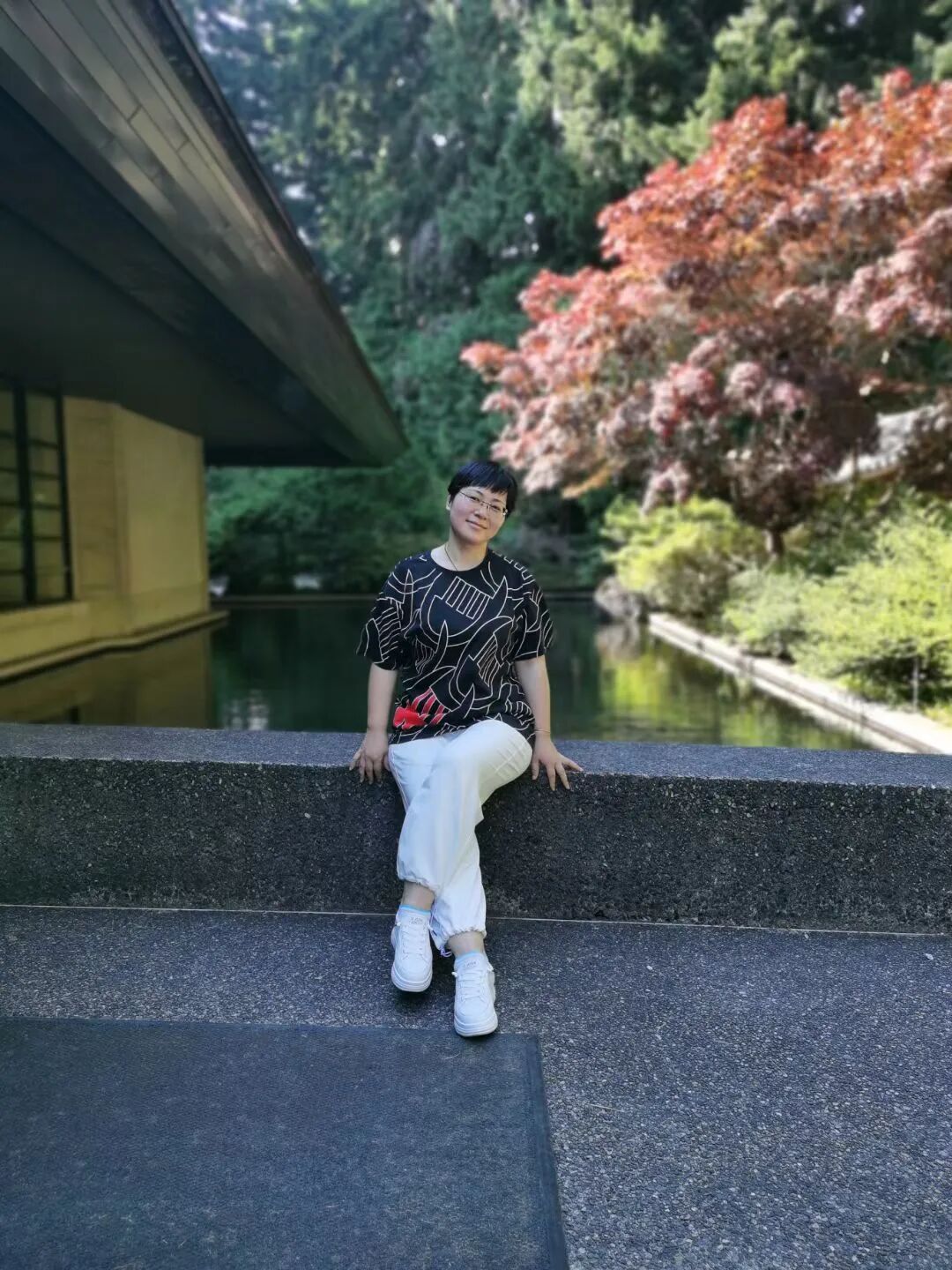 文艺品鉴丨刘云:大题小做与“向死而生”的黑色幽默——评冰凌讽刺小说《马林苏》(评论)-华闻时空