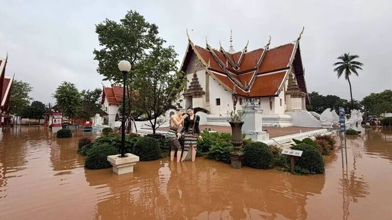 泰国挺住！多地告急，地图大片飘红！2人死亡、超3万人受灾，中国游客注意：风险区还在扩大-华闻时空