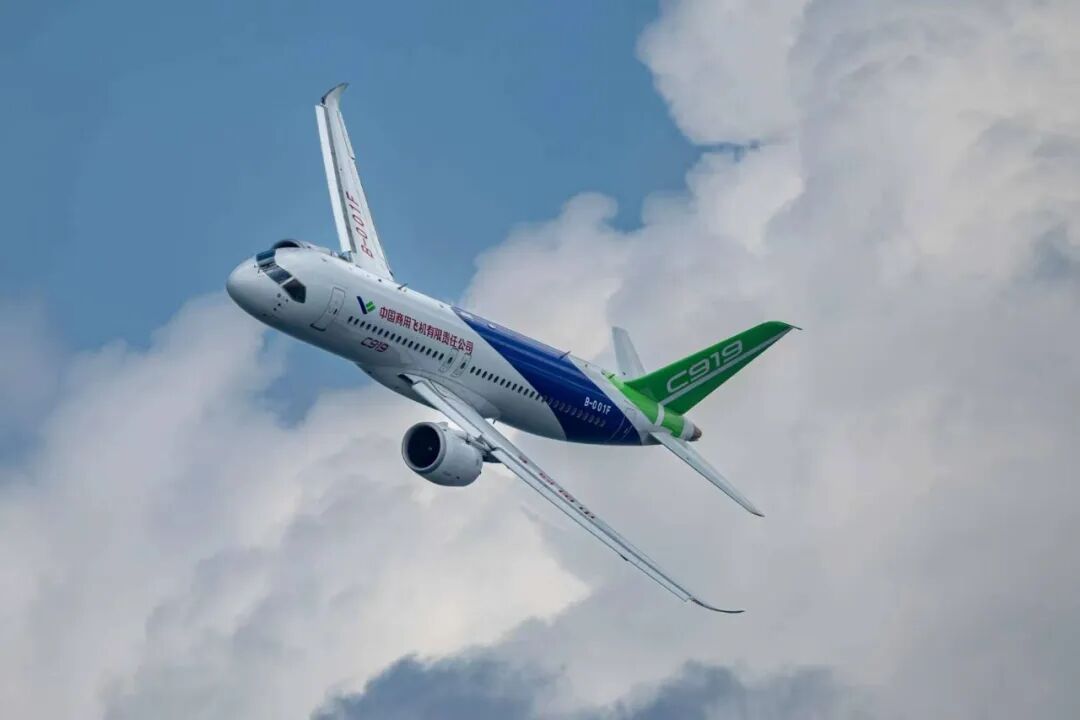 【美文赏读】董鹏生:乘C919飞机有感-华闻时空