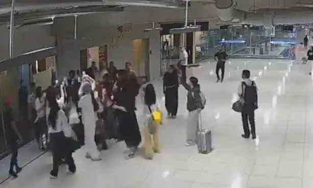 图片[2]-“拒绝20多名中国乘客登机”，热搜第一！泰国机场方道歉 -华闻时空