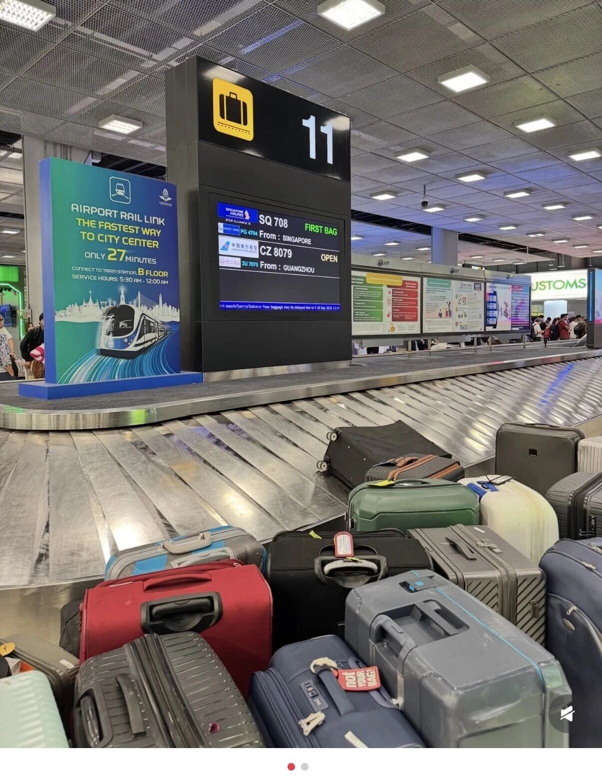 中国游客亲历“泰国179万人大洪灾”：机场3小时才拿到行李，整栋公寓“喊救命”，总理遭追问视频刷屏！-华闻时空