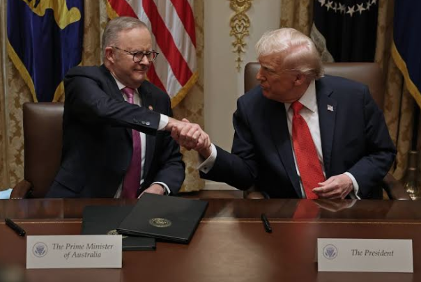 美国政府重磅发声: 若有冲突, 澳洲必然会成为美国最大助力! 澳洲暂停24国签证, 技术移民开始放缓-华闻时空