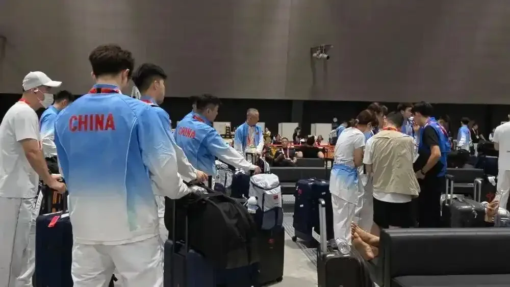 图片[3]-多国亚运代表队落地名古屋被困机场数小时，包括中国乒乓球队、羽毛球队、体操队等-华闻时空