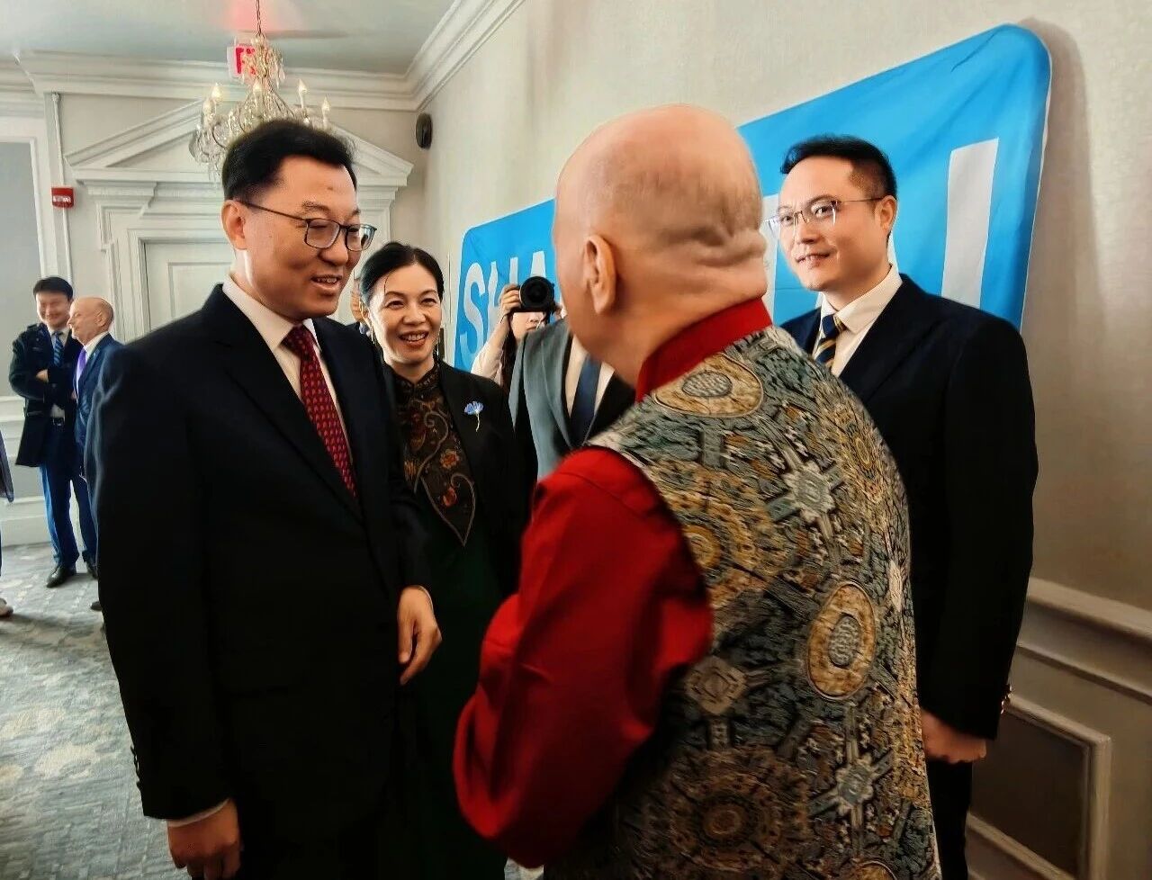 李选出席“共鸣未来——ShanghaiEye之夜” 纽通未来科技助力中美人文交流-华闻时空