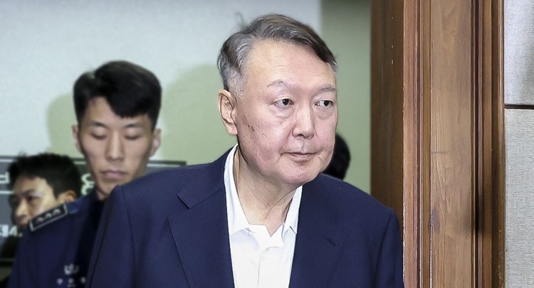 韩国前总统尹锡悦涉嫌违反《政治资金法》案二审被判无罪-华闻时空