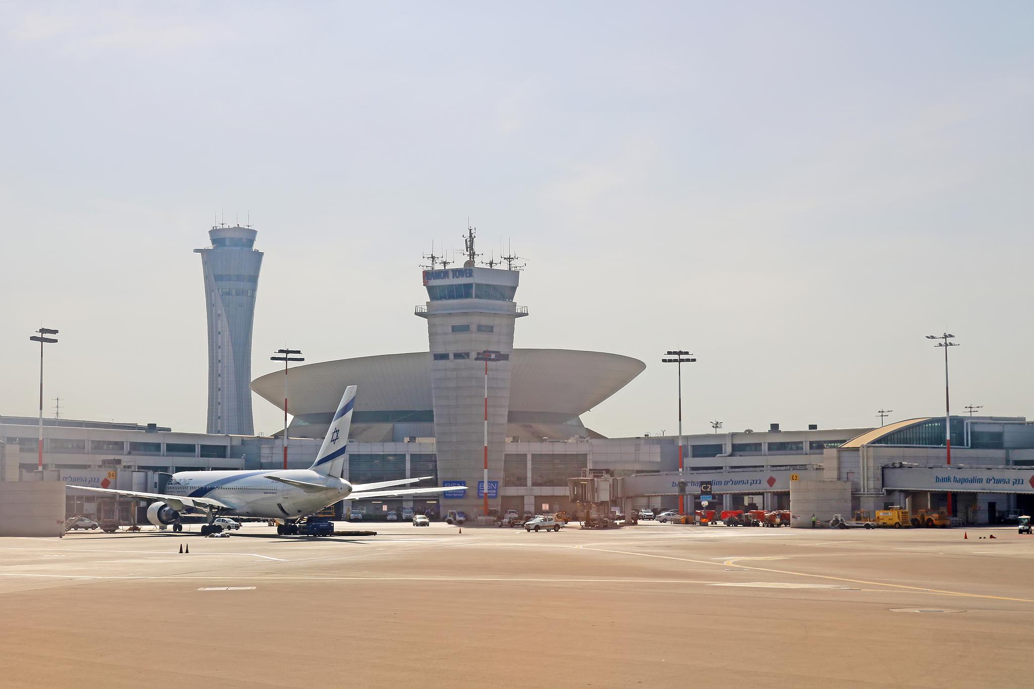 以媒：迪拜航空副驾驶称原计划驾机撞向以机场航站楼-华闻时空