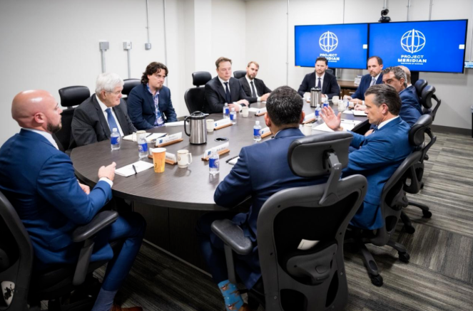 五角大楼发布最新照片:“子午线计划”举行首次会议,马斯克出席-华闻时空