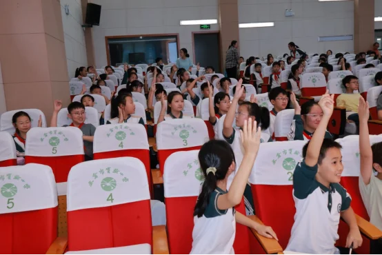 图片[3]-作家凌鼎年去太仓实验小学讲课-华闻时空